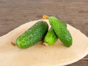 Characteristics of cucumbers of the Derevensky Razol variety