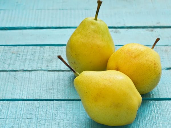 Det finns många vitaminer i päronfrukter