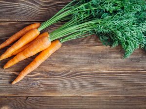 Beneficiile și daunele blaturilor de morcov