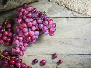 Beschrijving van Shahinya-druiven van Iran