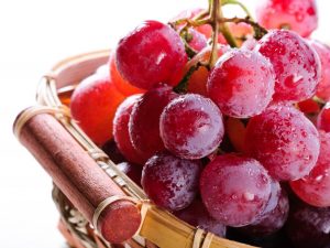 Red grapes and its features