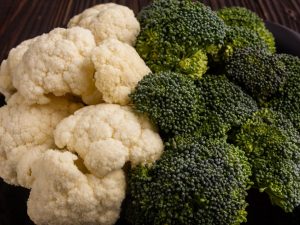Skillnader mellan broccoli och blomkål